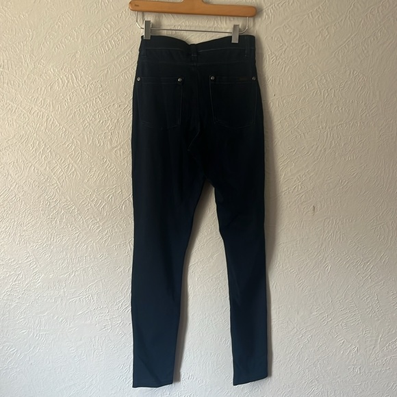 Hue Stretchy Jeggings Small - Picture 8 of 8